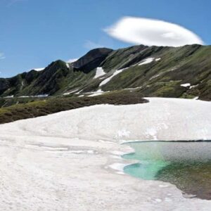 Laghetto alpino sulle Alpi Liguri